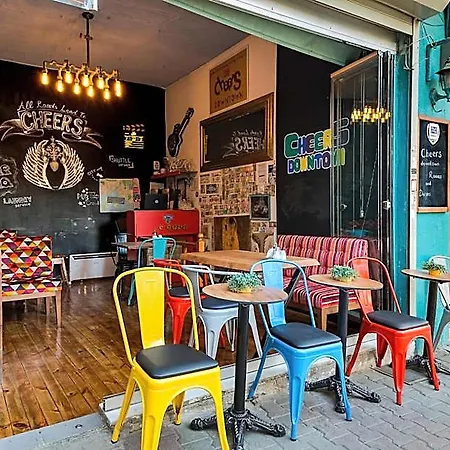 Hostal Cheers Midtown Estambul