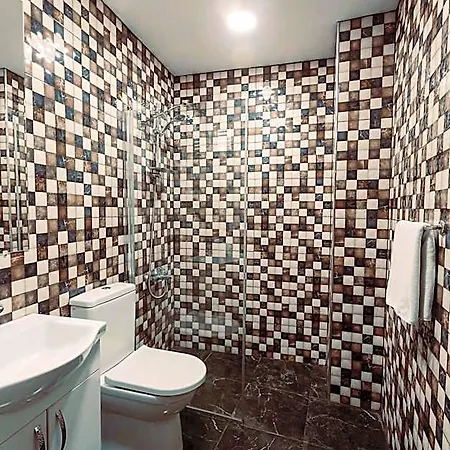 Hostal Cheers Midtown *