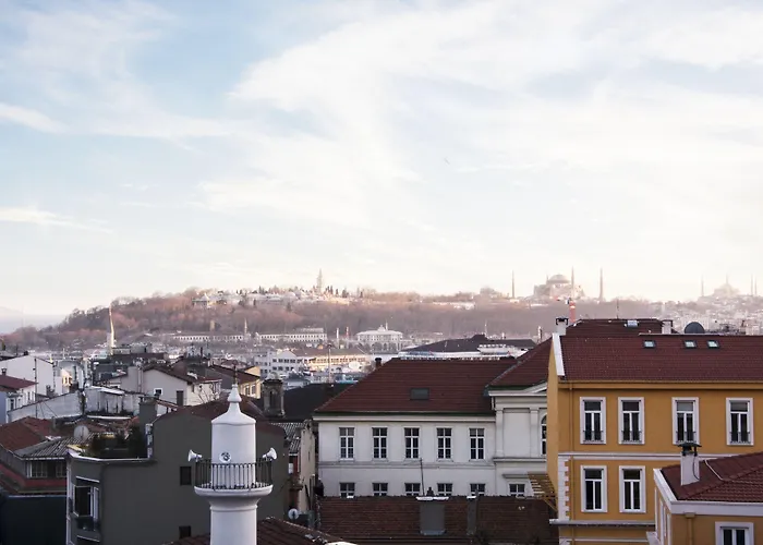 Cheers Midtown Hostel *