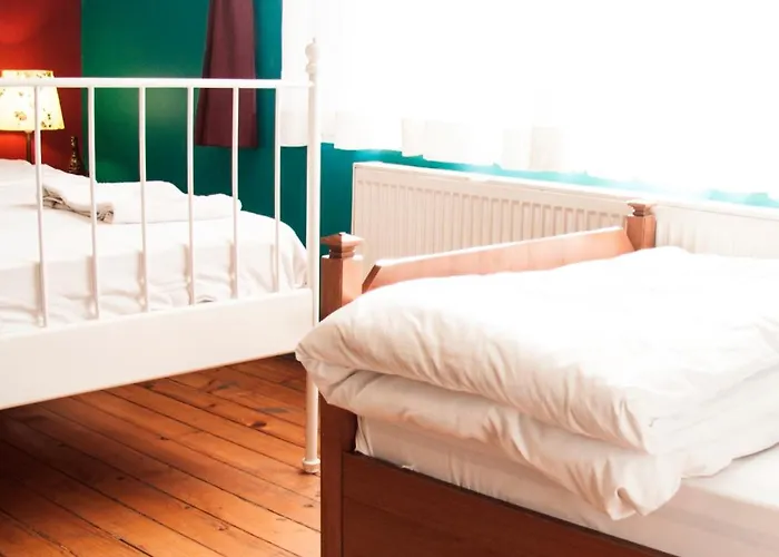 Cheers Midtown Hostel