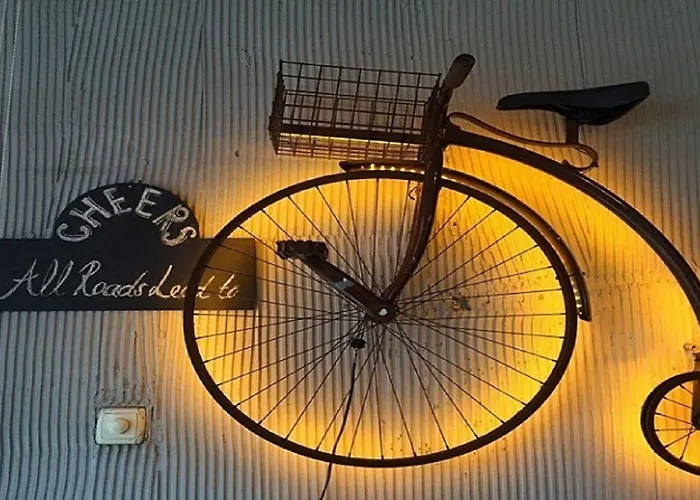 Cheers Midtown Hostel