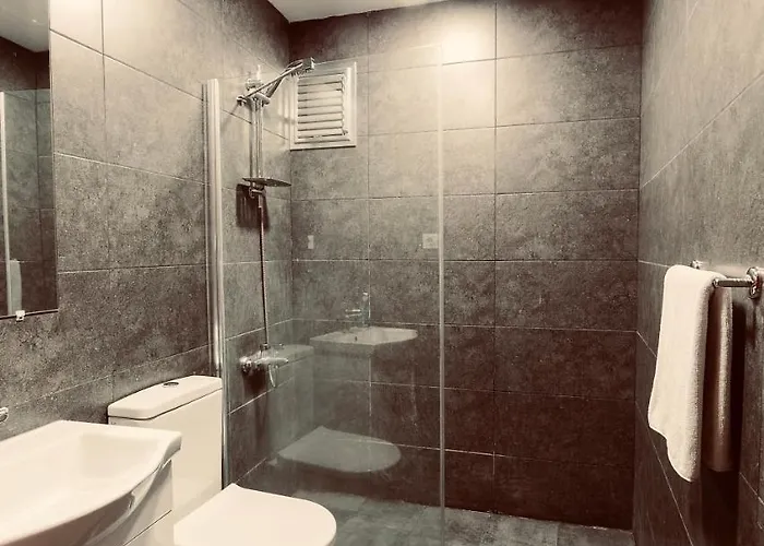 Hostel Cheers Midtown *