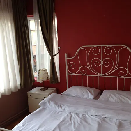 Хостел Cheers Midtown Стамбул