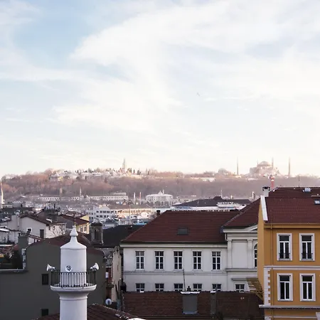 Cheers Midtown Хостел *