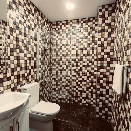 Хостел Cheers Midtown *